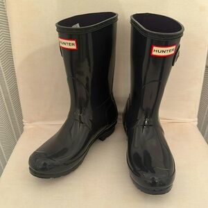 Hunter Short Rain Boots - Dark Gray - Size 6 - Never Used